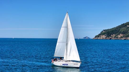 Velero Elan 33 en Bocca di Magra, Liguria