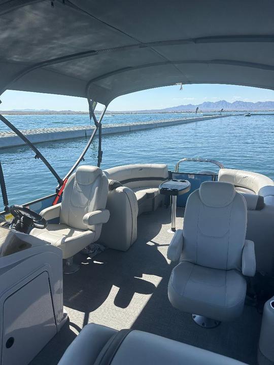 Starcraft Luxury Pontoon Rental in Lake Havasu City, Arizona 