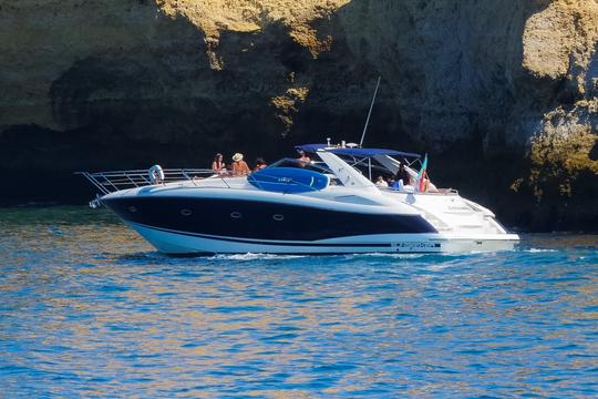 Croisières privées à Vilamoura sur le yacht à moteur Sunseeker 53 « Colombia » de 53 pieds