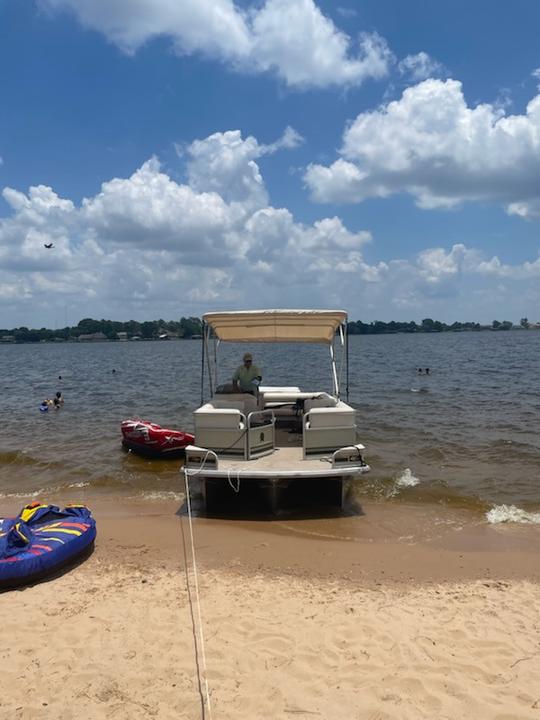 Conroe Lake Play Station | 22ft Voyager Tri Toon Express