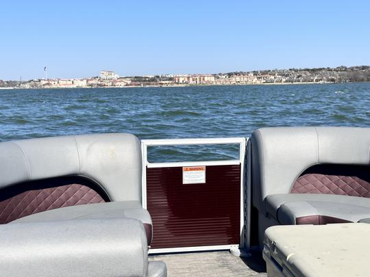 Bennington Tritoon 23ft 2022 en alquiler en Lake Ray Hubbard, Sapphire Bay-Rockwall