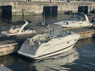 28ft Cabin Cruiser with Captain on Inlet / Indian Arm