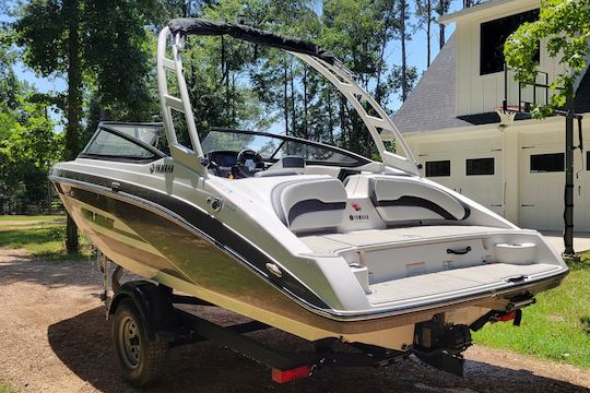 Yamaha Jet Boat for Lakes Conroe, Livingston, and Houston