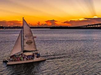 Charleston Sunset Sails - Catamaran de 50 pieds avec bar