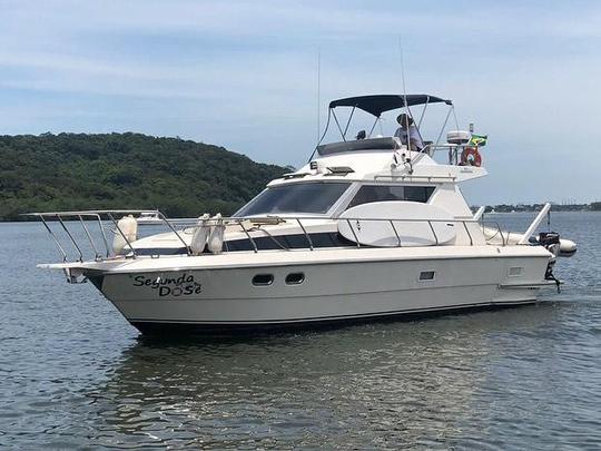 36ft Intermarine Oceanic Motor Yacht - Comfortably Seat up to 12 people