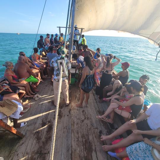 Experimente a beleza da praia de Kendwa e Nungwi com um cruzeiro de barco local ao pôr do sol