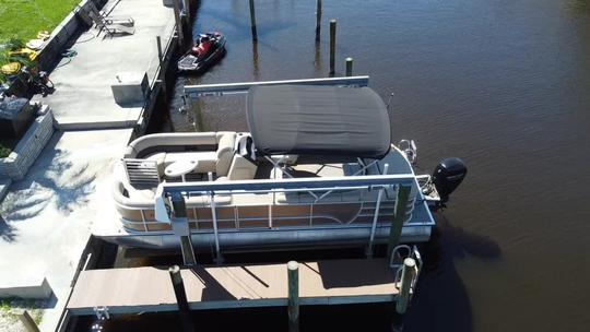 Plongez dans le luxe et l'aventure avec notre ponton Bentley de 24 pieds à Cape Coral en Floride