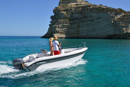 Aluguel de barcos sem licença em Hydra