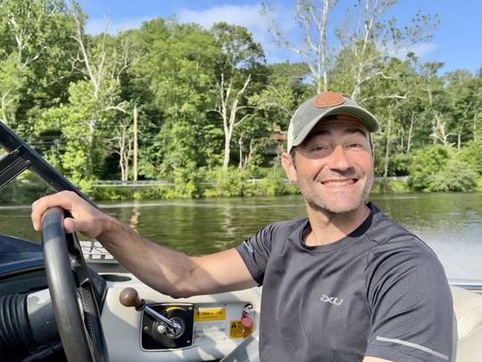 Bote de esquí Nautique de 20 pies: instrucción de esquí, tubing, pesca y diversión en el lago Zoar