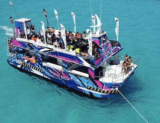 Catamarã de dois andares para 130 passageiros em Cancún