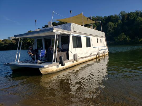 Faites la fête sur un catamaran à moteur de 42 pieds à Washington, D.C. pouvant accueillir jusqu'à 15 personnes