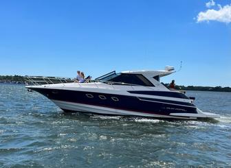 ¡El Luxury Yacht Tour 46' Sport Coupé de Charleston en Johns Island, Carolina del Sur!