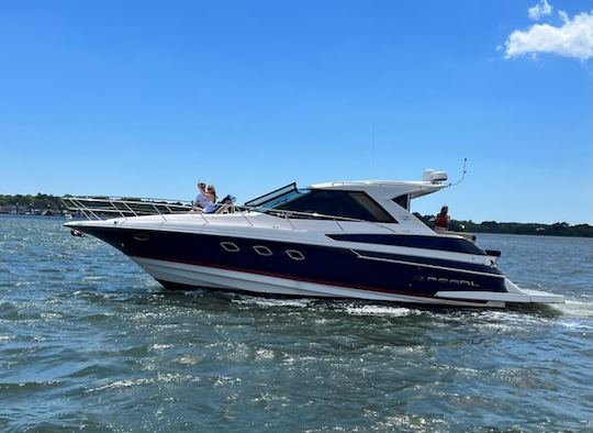 Charleston's Luxury Yacht Tour 46' Sport Coupe em Johns Island, Carolina do Sul!