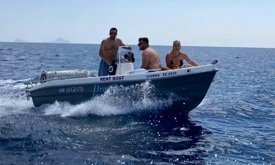 Ioanna para alugar um barco em Santorini