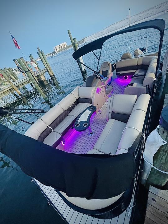 The Best Party Pontoon ! Free Amenities ! Sound System and More!