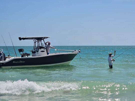 Location de bateaux à console centrale Nautic Star de 24 pieds à Cape Coral, en Floride