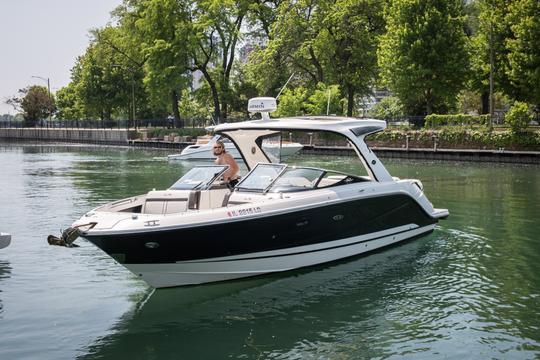 2018 Luxury Sea Ray 31 SLX in Chicago up to 10 guests!!