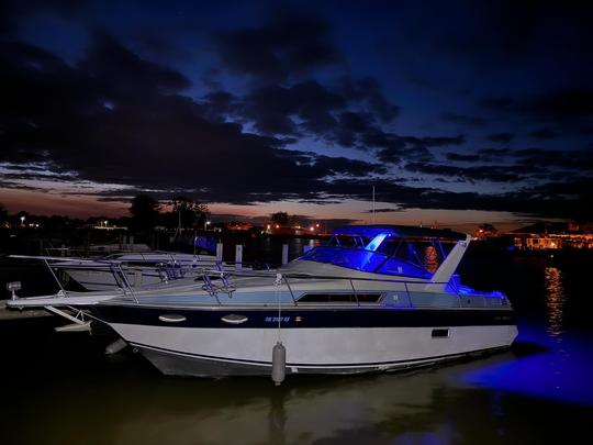 Mini-yacht de luxe sur le lac Érié (32 pieds) : voyages personnalisés partout dans l'Ohio