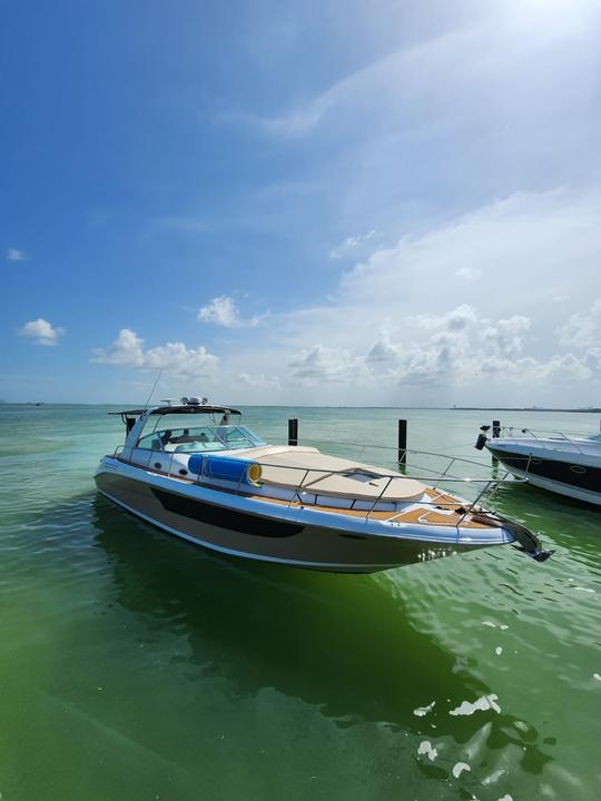 LADY C | Lindo Sea Ray E de 40 pés para cruzeiro em Cancún.