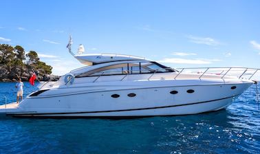 Location exclusive de méga-yacht Princess V56 Power sur la Côte d'Azur, France 