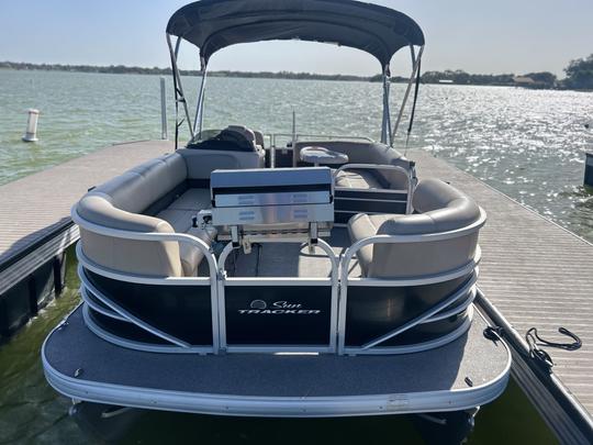 2017 22’ tritoon  on Lake Ray Hubbard and Joe Pool Lake