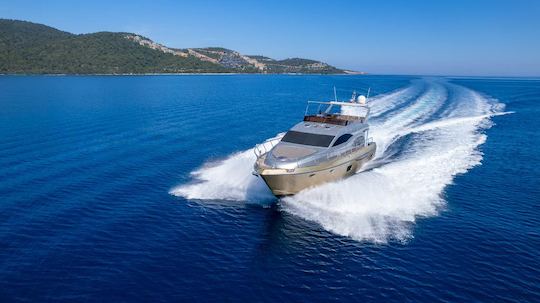 Alugue nosso aluguel de iate a motor de luxo personalizado em Bodrum, Turquia