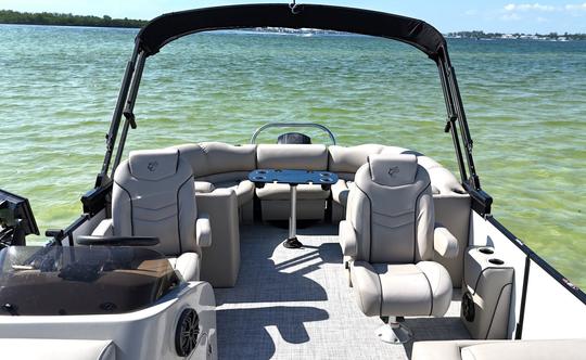 Nouveau bateau Tritoon Cypress Cay de 23 pieds 2021 à louer à Holmes Beach !