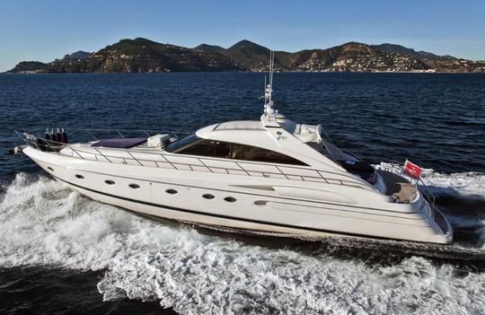 Alquiler del megayate Princess V65 Power en Saint-Tropez 