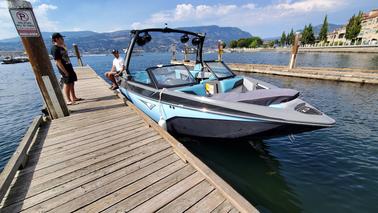 Tige Z3 Wakesurf Boat in Kelowna, British Columbia