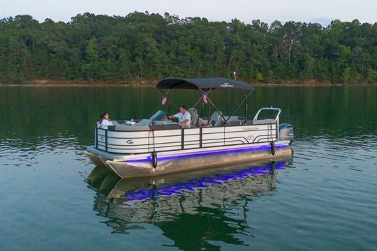 Aluguel de barcos TriToon de luxo de 24 pés e 200 HP no Lago Lanier!