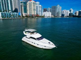 FREE JETSKI| 48FT 13PL LUXURY PARTY YACHT MIAMI *NO HIDDEN FEES*