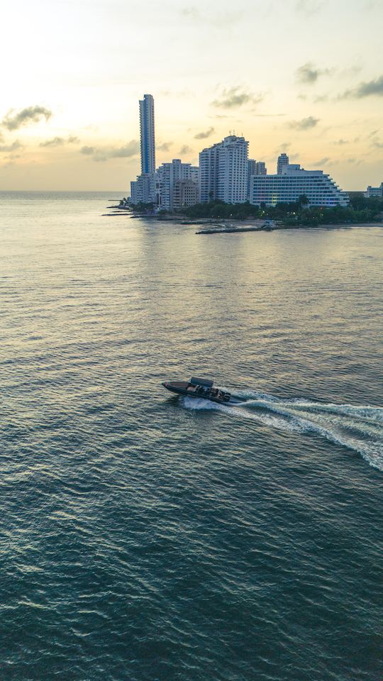 Cartagena 🆂🆄🅽🆂🅴🆃 & 🅱🅰🆈 feet Luxury Boat 29' (Private Tour) up to 8pax