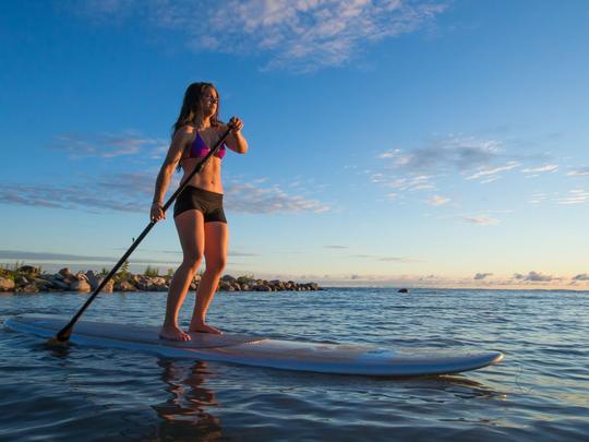 Stand up paddle boarding em Port City, Sri Lanka