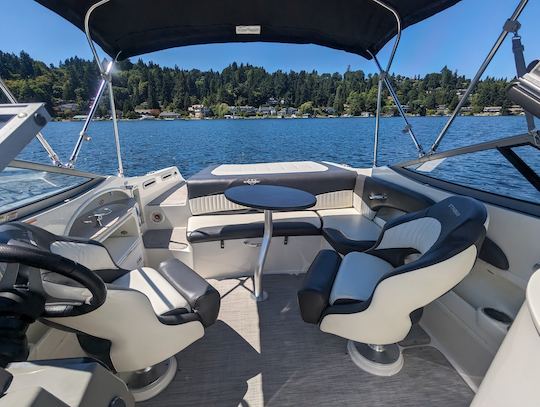  215LR Stingray ~ Salle de bain, chambre à air sur le lac Washington