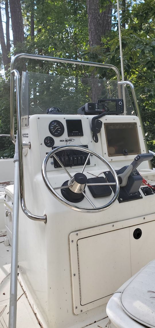 18' Center Console Pocket Rocket fishing boat. 