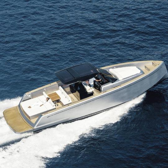 Pardo Yatchs 43 2OFFA、イビサ島、バレアレス諸島での種類別モーターヨットのレンタル