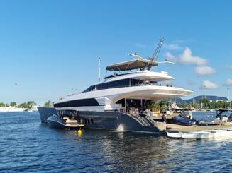 El catamarán de 120 pies más grande de Brasil