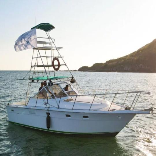 Lhurs 36ft Sportfishing Yacht in Mazatlan