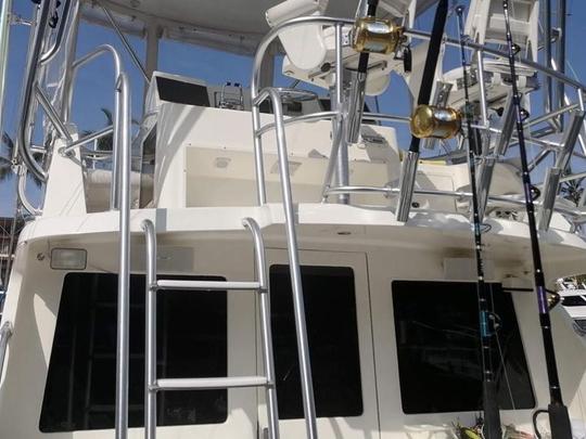 Bateau de pêche avec équipage professionnel pour pêcher toutes sortes de poissons