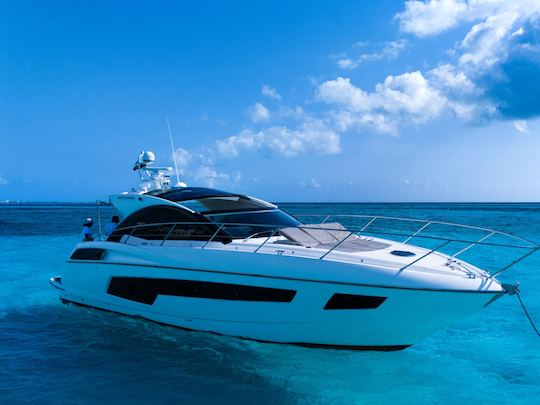 Iate Sunseeker de 55 pés em Cancún para alugar em Cancún, Quintana Roo