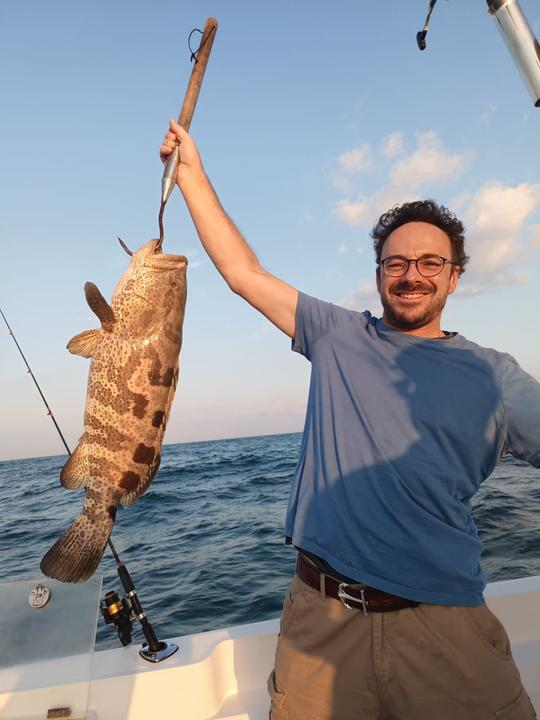 Carta de pesca em alto mar em Dubai, Emirados Árabes Unidos