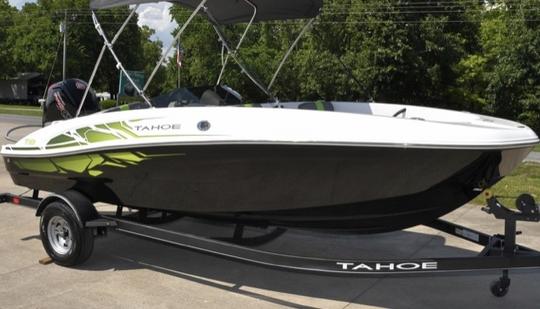 Bateau de sport Tahoe T-18 2022 super amusant comme neuf (2 tubes/skis à bord).