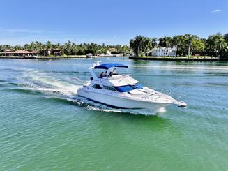 🚨Jacuzzi is Included! 😍Sea oRay 48 Yacht! Summer time come and enjoy with us!