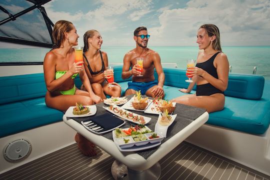 Van Dutch, potente y flamante yate vip de 40 pies con chef en Tulum y la Riviera Maya