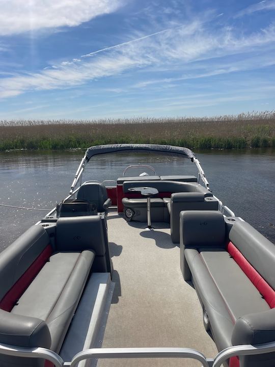 Sandbridge Pontoon Boat Rentals