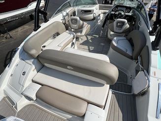 Crownline 235X Cruiser Deck Boat in Olympia, Washington