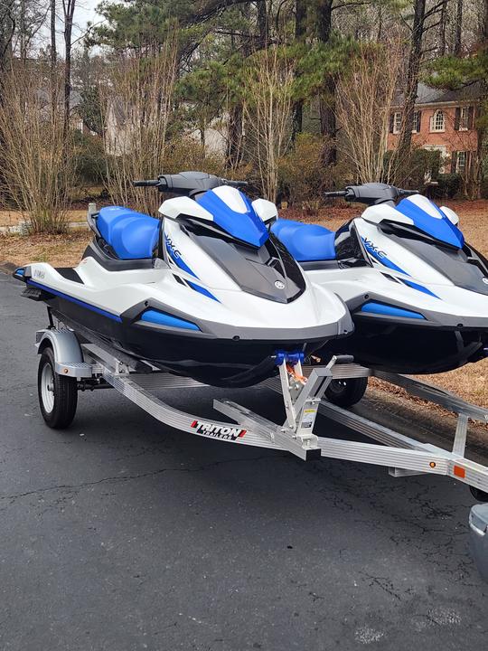 2 new waverunner jet skis on Lake Allatoona rent 1 or 2 and double the fun