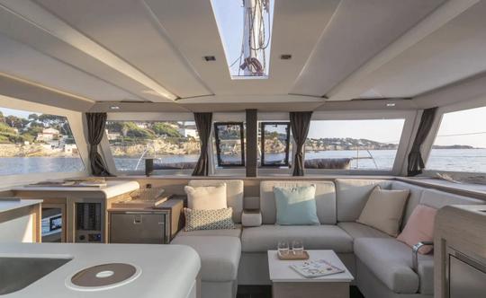 L'AVENTURE VOUS ATTEND AVEC LE (NOUVEAU) CATAMARAN FOUNTAINE PAJOT 40 2023