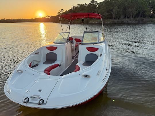 Spacious Deck Boat in Lake Houston