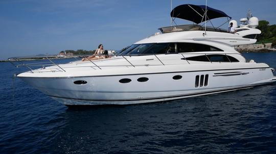 Alquiler del megayate Princess 58 Fly Power de lujo en la Costa Azul, Francia 